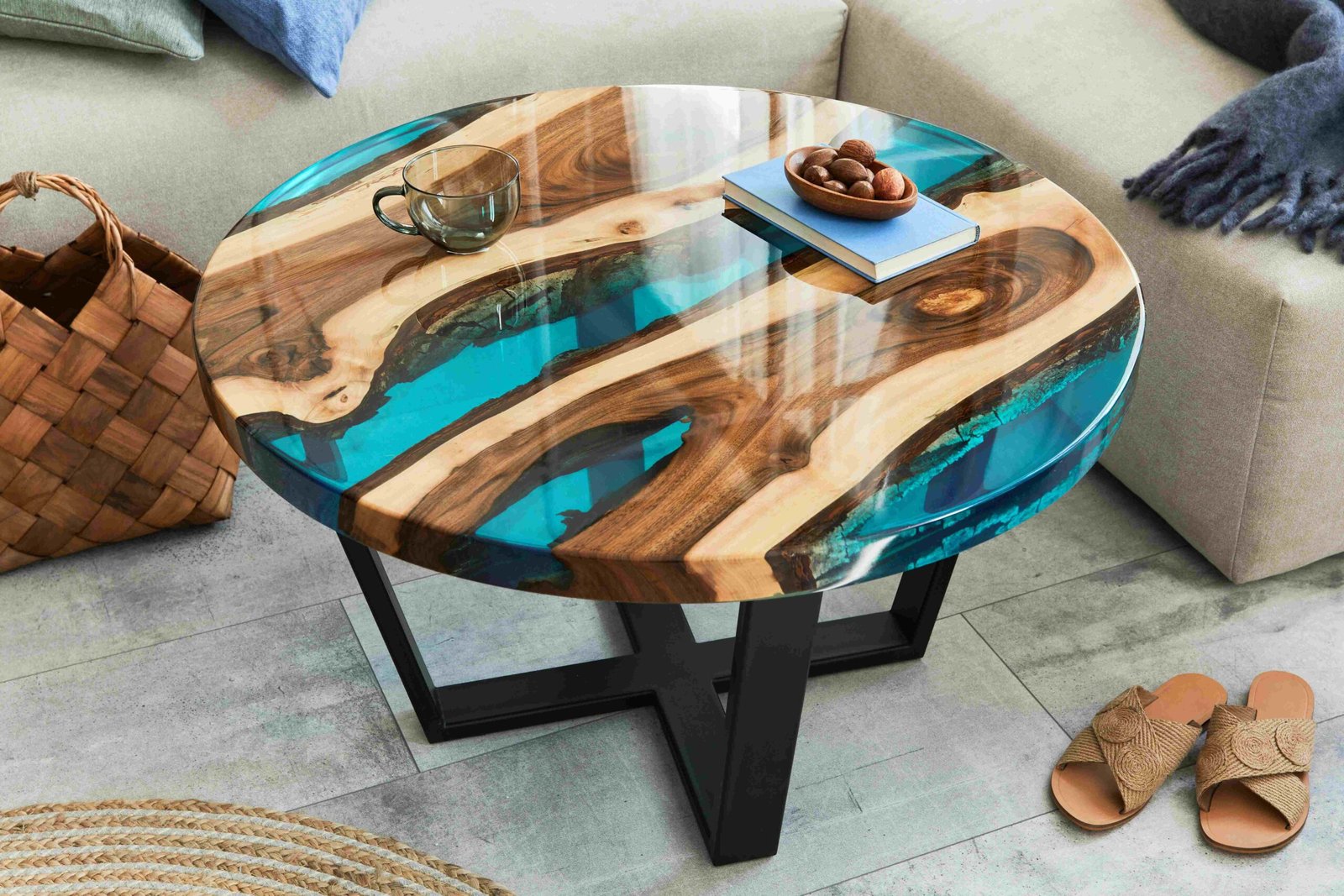 Resin Coffee Table London – Stunning Centerpiece